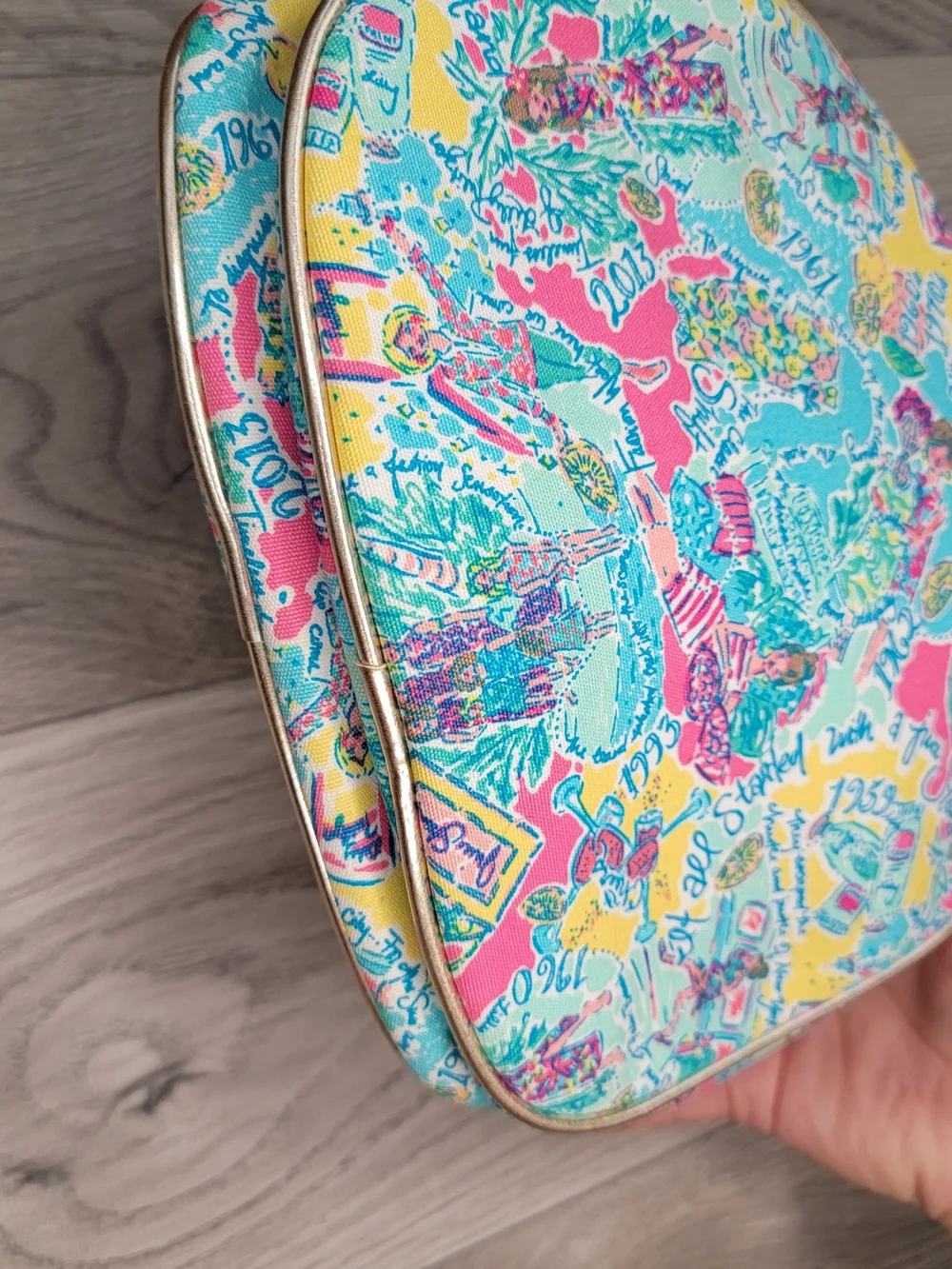 Rare Lilly Pulitzer All Done Up Makeup Bag in Multicolor In The Beginning NWOT